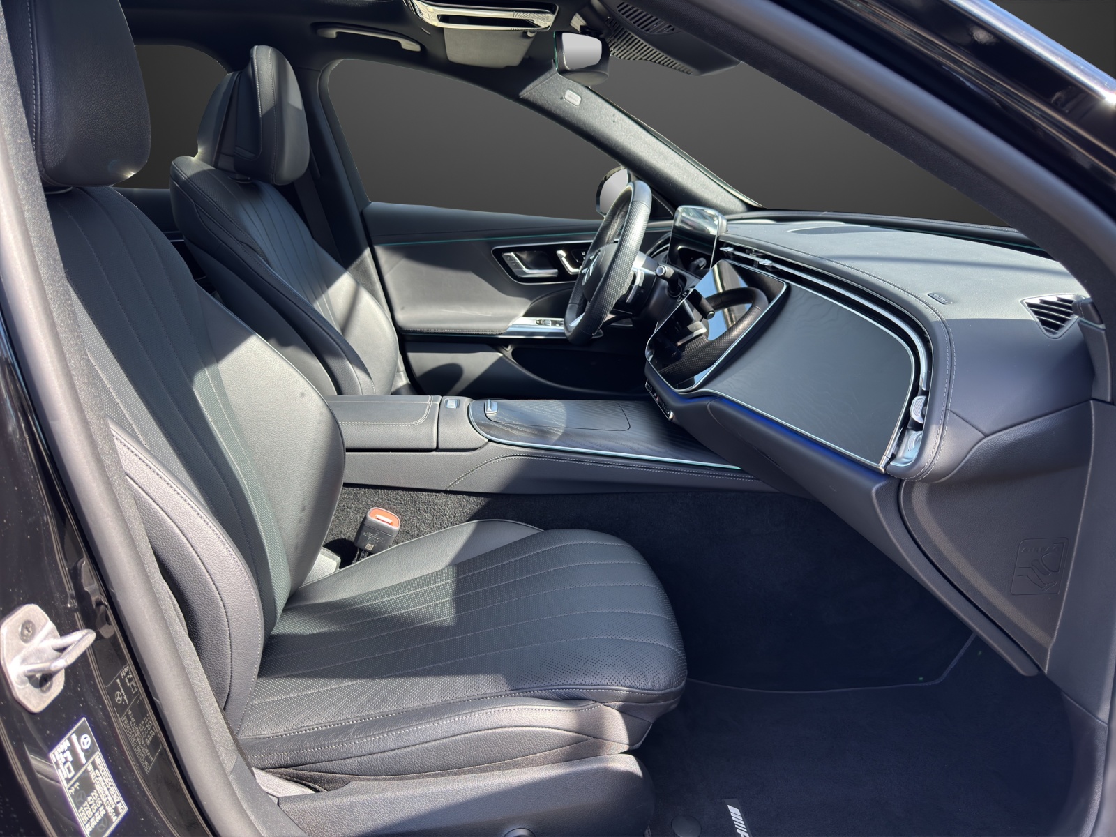 MERCEDES-BENZ E 200 9G-Tronic 4Matic-image-11