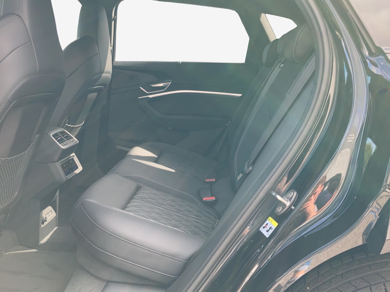 AUDI SQ8 e-tron quattro-image-11