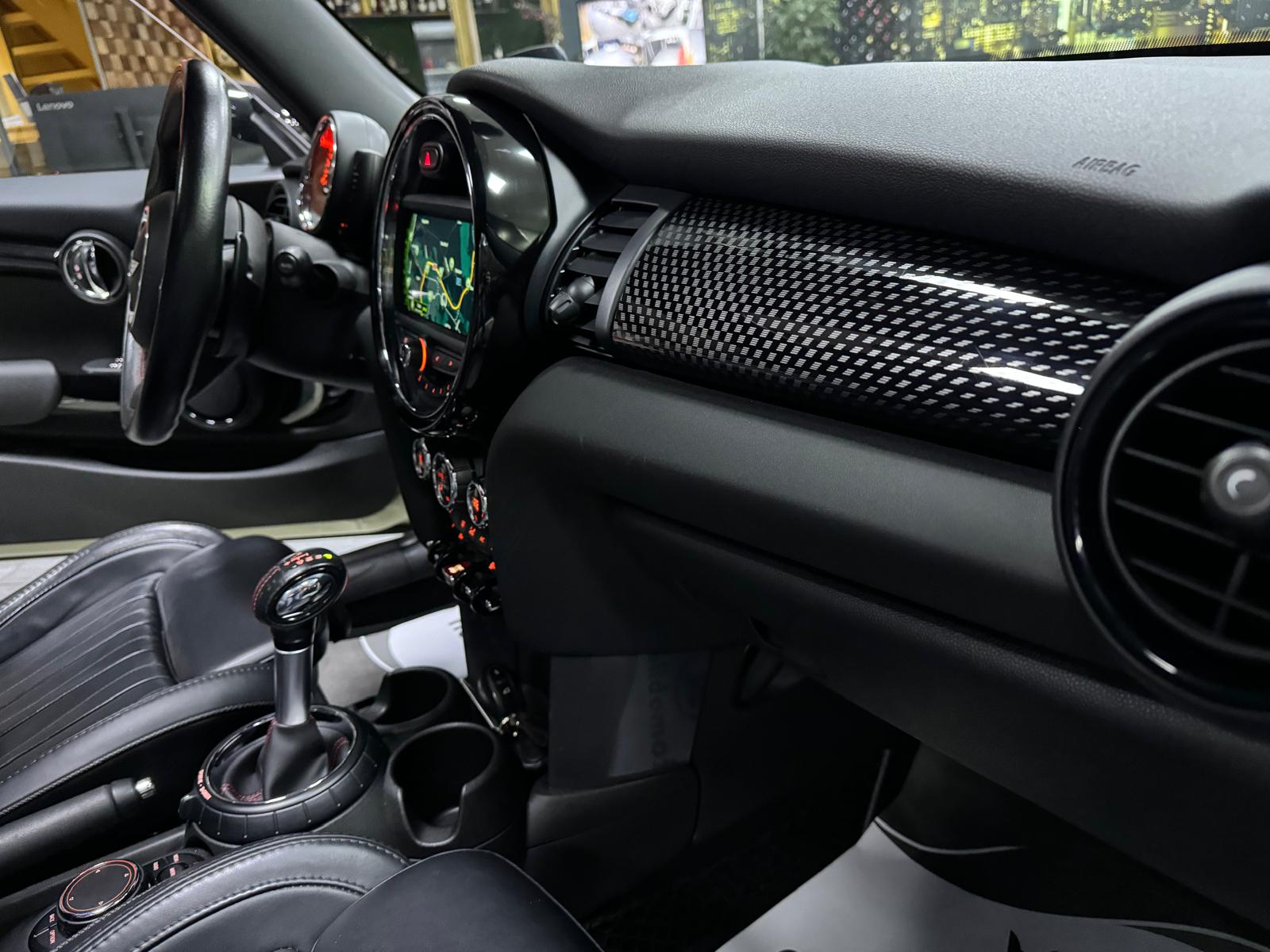 MINI Cooper S Steptronic John Cooper WORKS-image-7