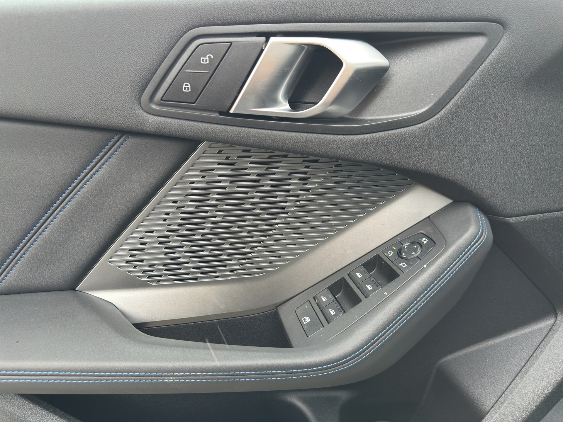 BMW 120 M Sport Steptronic-image-8