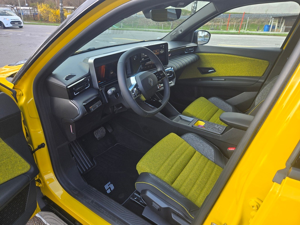 RENAULT R5 E-Tech Comfort Range iconic five-image-5