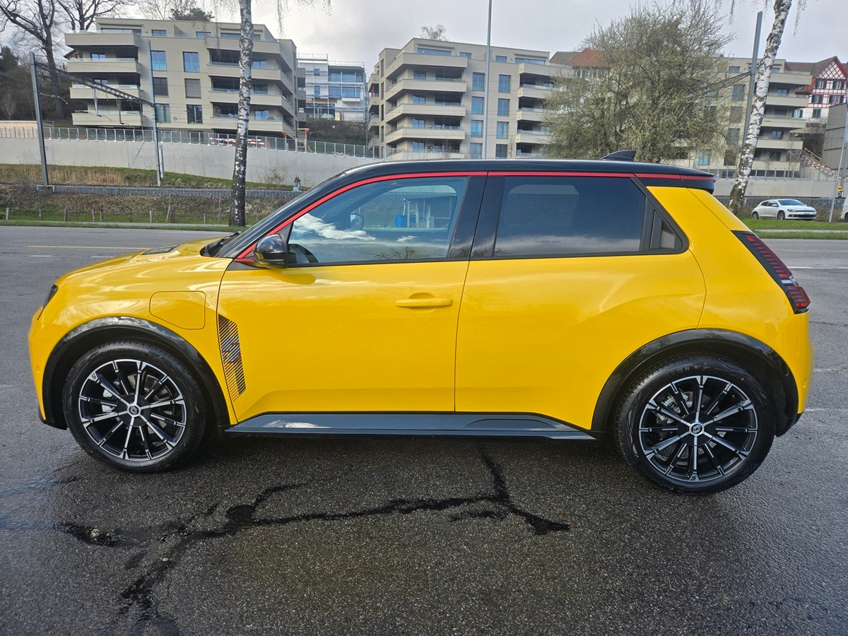 RENAULT R5 E-Tech Comfort Range iconic five-image-1
