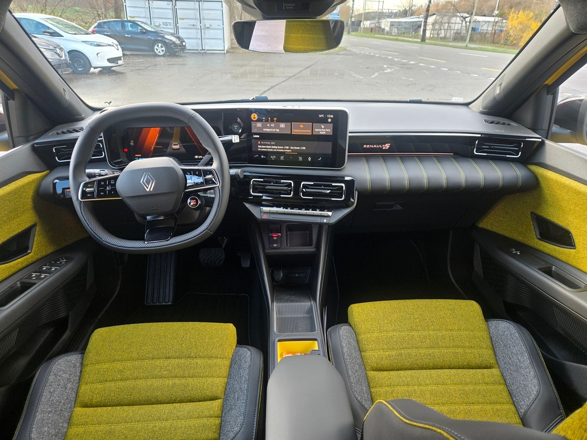 RENAULT R5 E-Tech Comfort Range iconic five-image-8