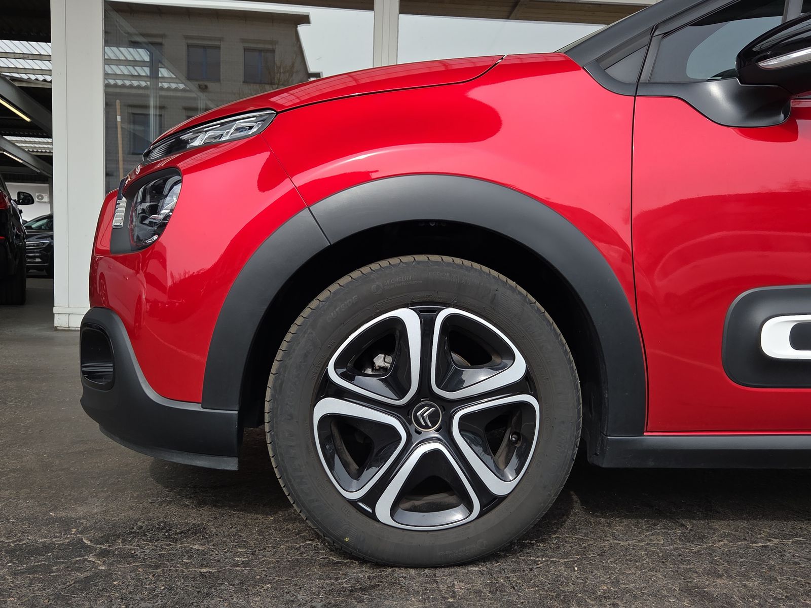 CITROEN C3 1.2i PureTech Swiss Edition-image-4