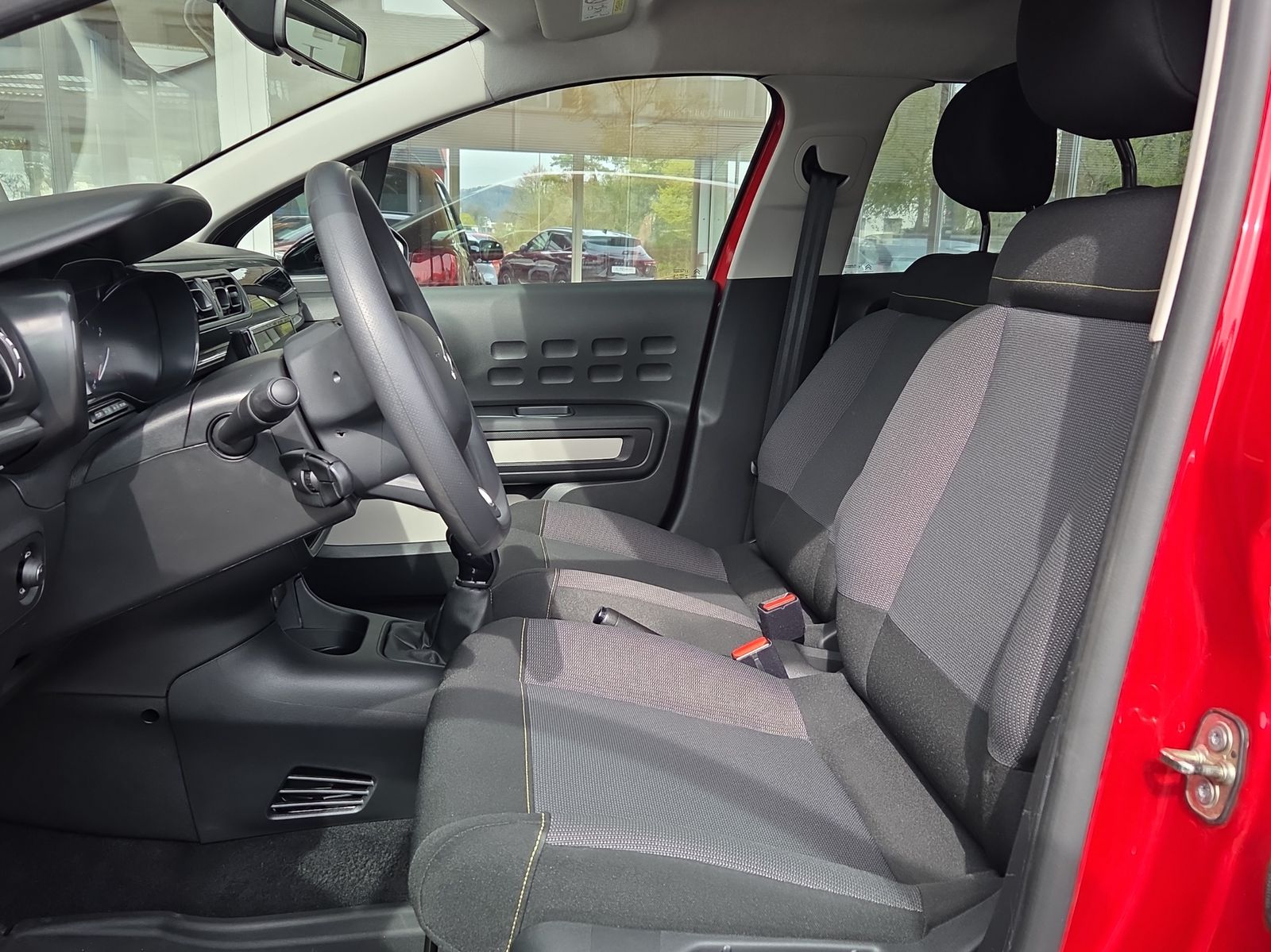 CITROEN C3 1.2i PureTech Swiss Edition-image-5