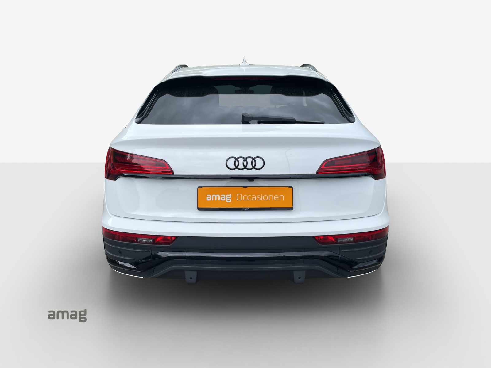 AUDI Q5 Sportback 45 TFSI Black Edition quattro S-tronic-image-3