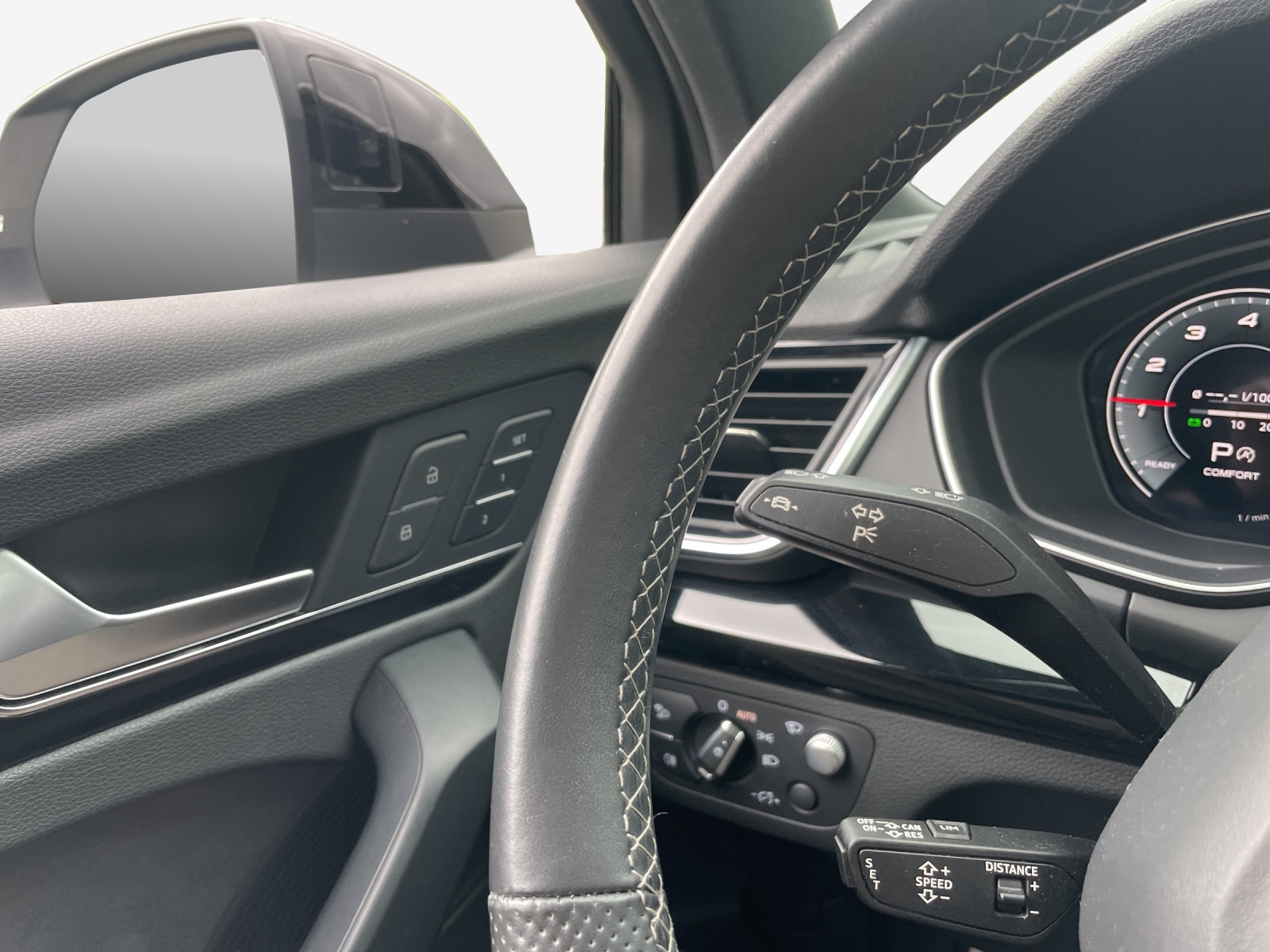 AUDI Q5 Sportback 45 TFSI Black Edition quattro S-tronic-image-14