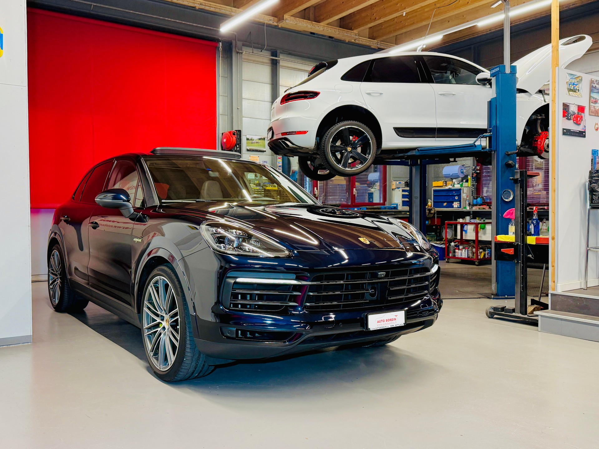 PORSCHE Cayenne E-Hybrid „Moonlight Blue Metallic & Schiefergraues Interieur“-image-15