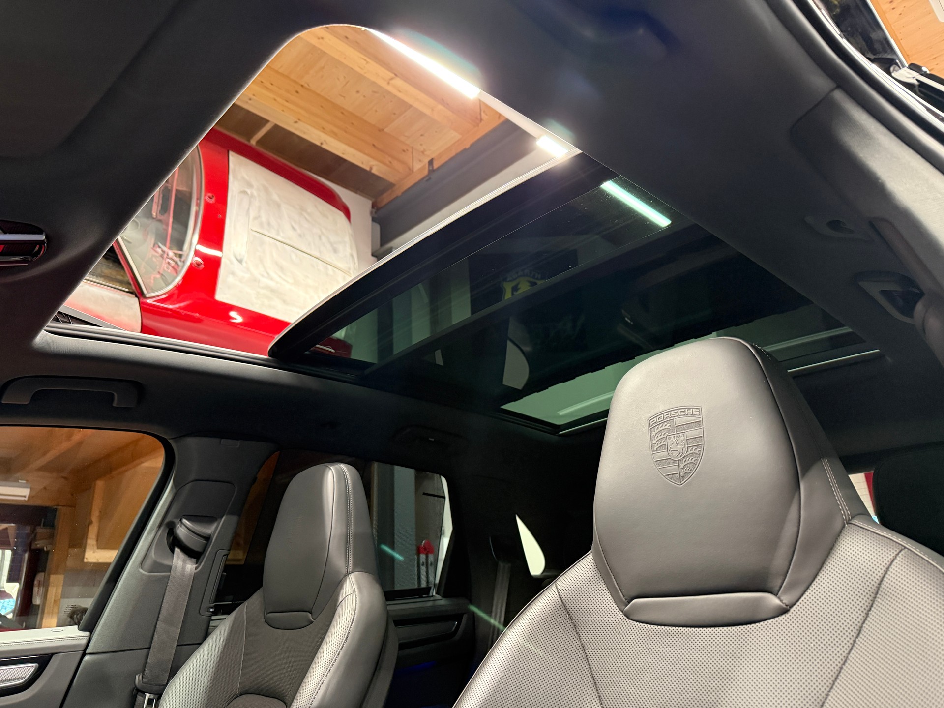 PORSCHE Cayenne E-Hybrid „Moonlight Blue Metallic & Schiefergraues Interieur“-image-7