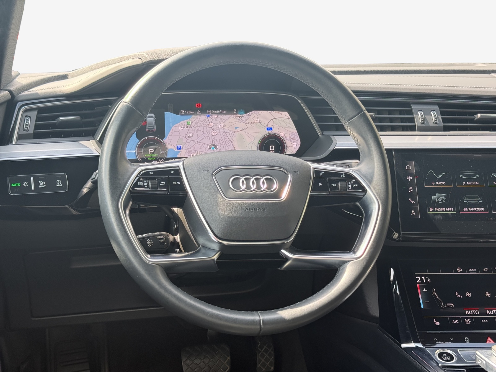 AUDI e-tron 55 Sportback Advanced quattro-image-10
