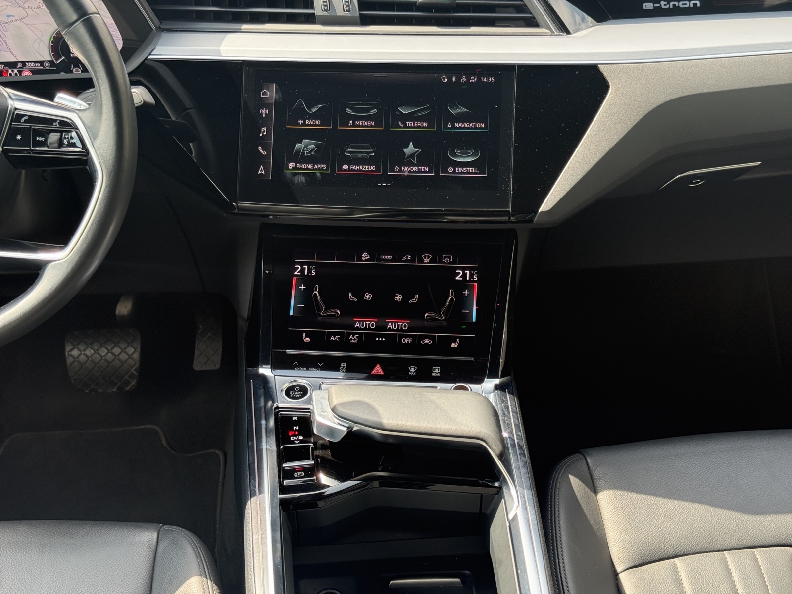AUDI e-tron 55 Sportback Advanced quattro-image-11