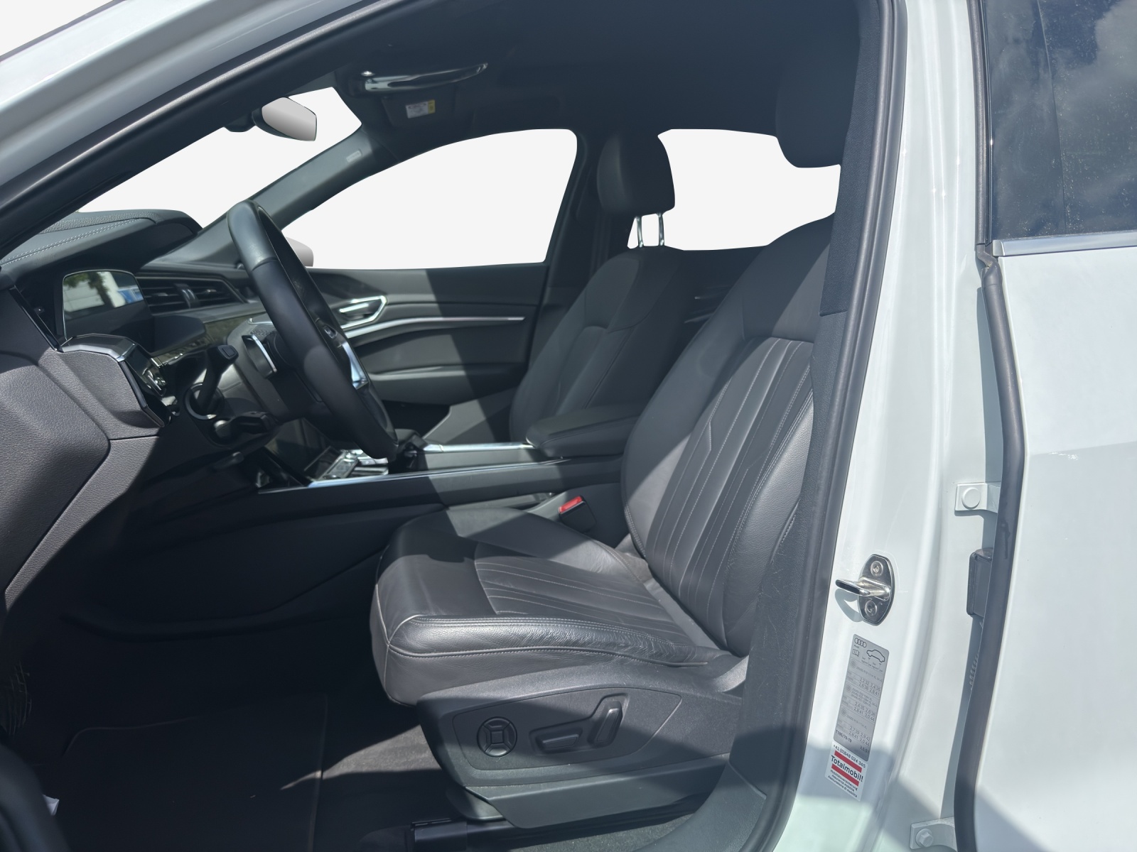AUDI e-tron 55 Sportback Advanced quattro-image-8