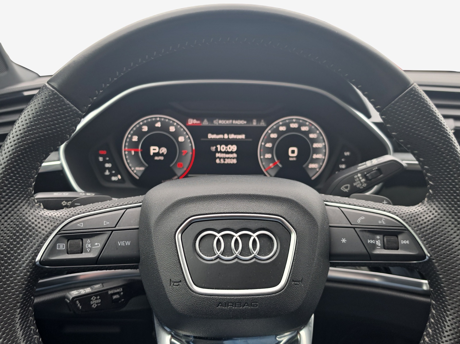 AUDI Q3 45 TFSI S line quattro S-tronic-image-12