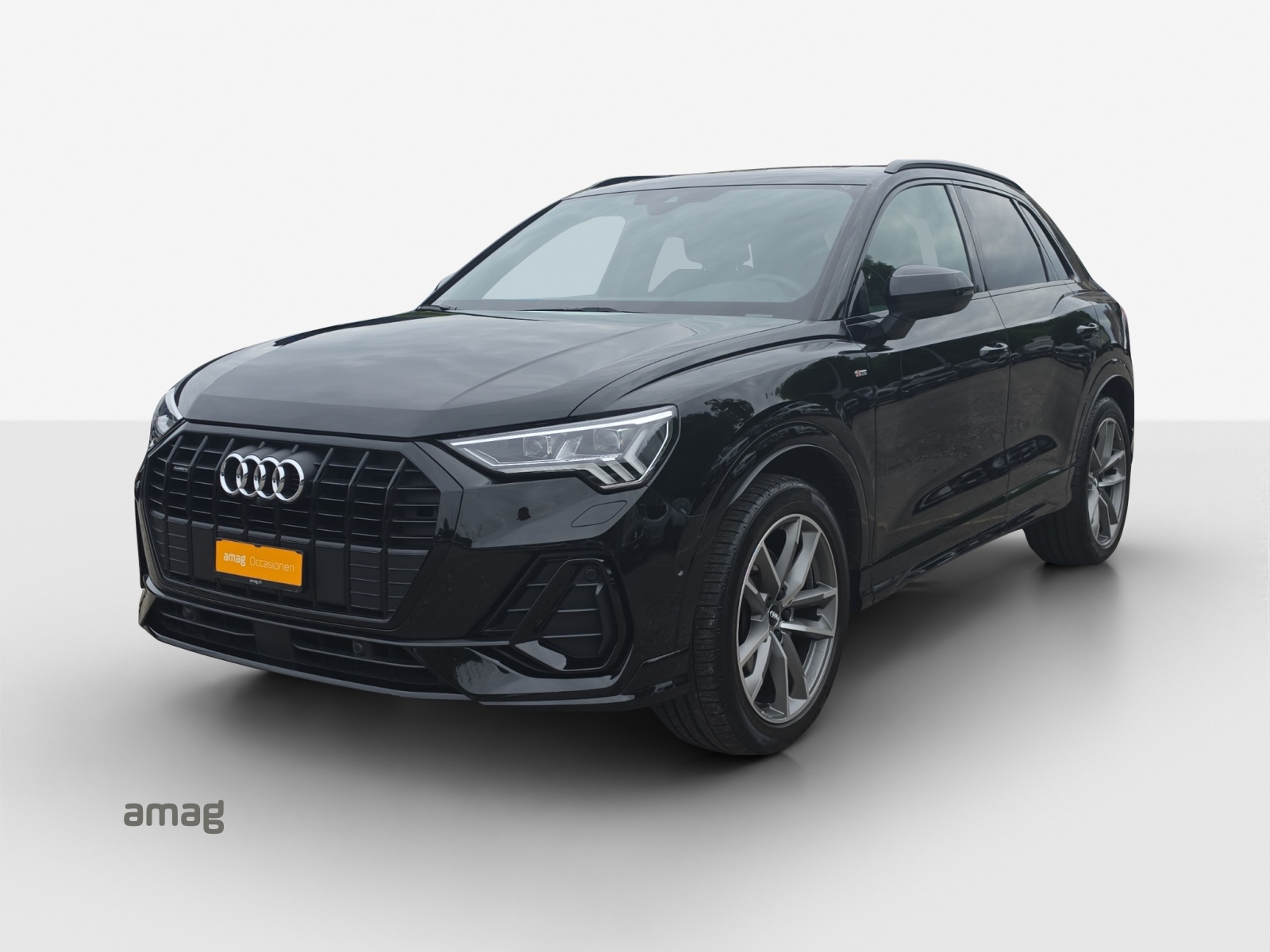 AUDI Q3 45 TFSI S line quattro S-tronic-image-0
