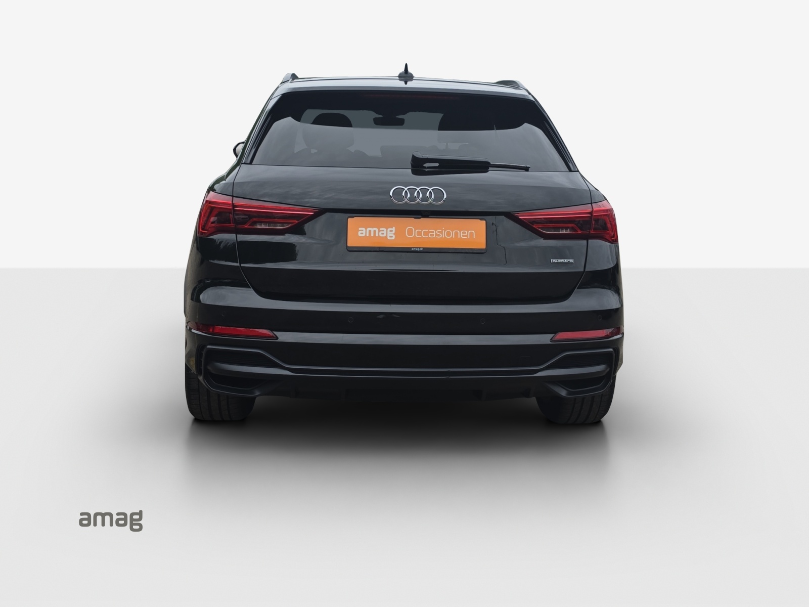AUDI Q3 45 TFSI S line quattro S-tronic-image-3