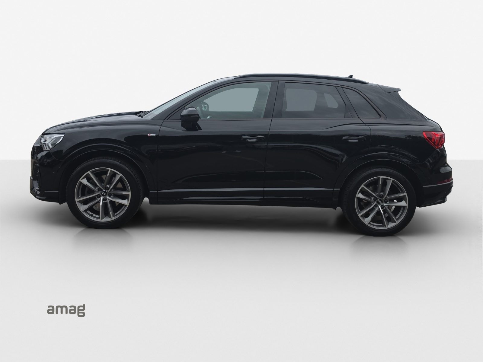 AUDI Q3 45 TFSI S line quattro S-tronic-image-1