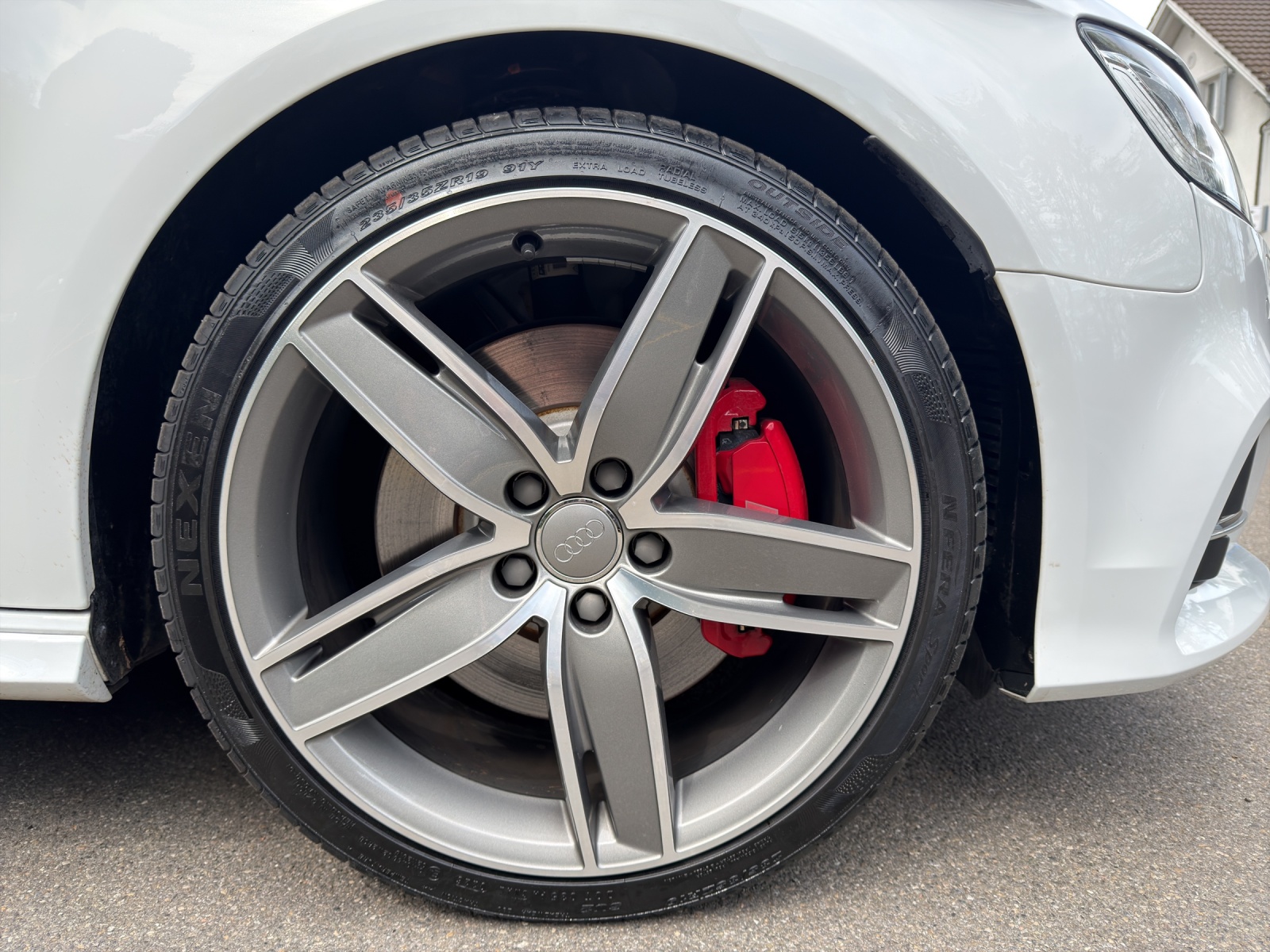 AUDI S3 Sportback 2.0 TFSI quattro S-tronic-image-8