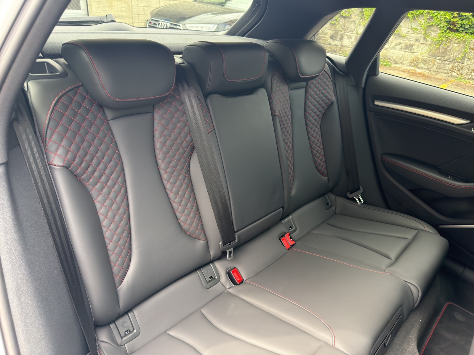 AUDI S3 Sportback 2.0 TFSI quattro S-tronic-image-10