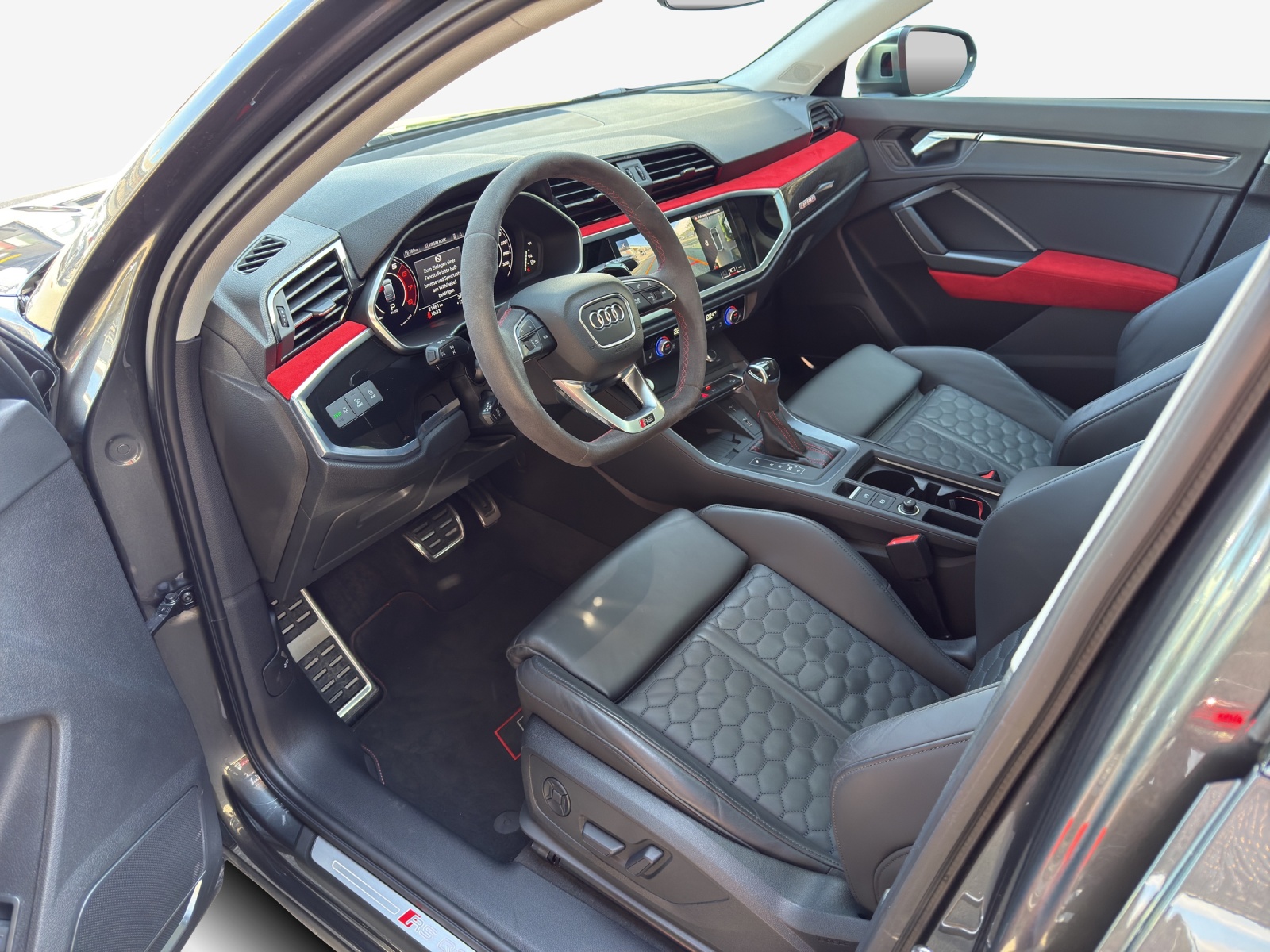 AUDI RS Q3 Sportback quattro S tronic-image-7