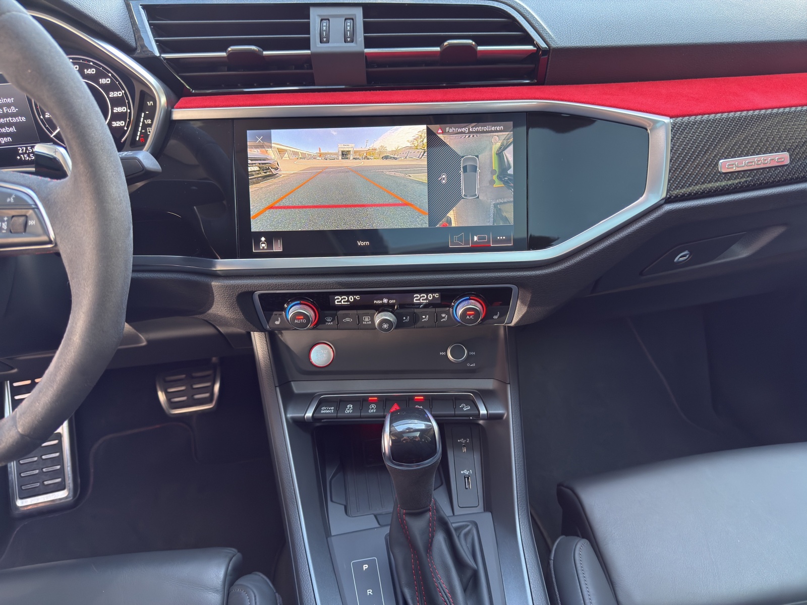 AUDI RS Q3 Sportback quattro S tronic-image-10