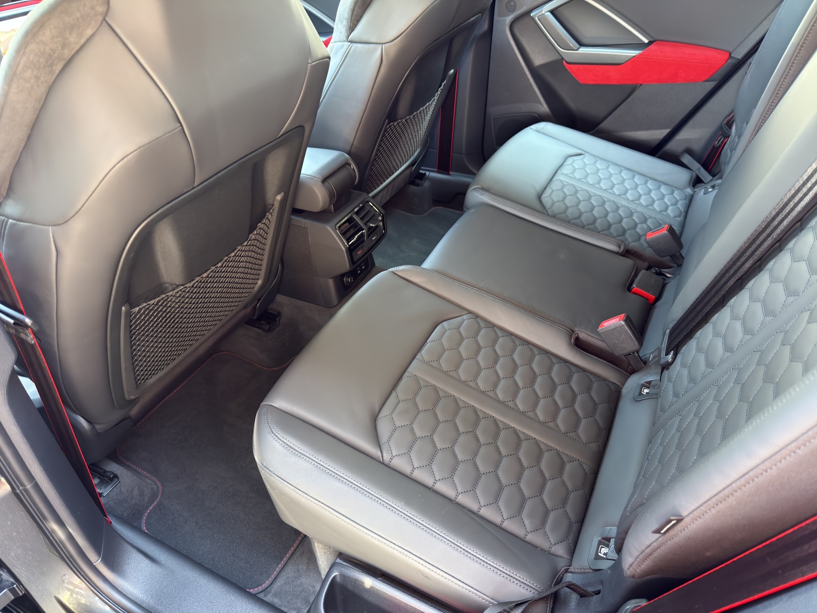 AUDI RS Q3 Sportback quattro S tronic-image-11
