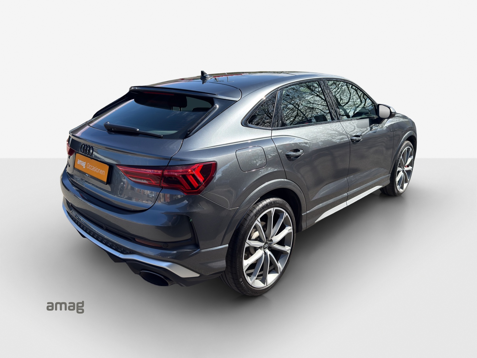 AUDI RS Q3 Sportback quattro S tronic-image-4