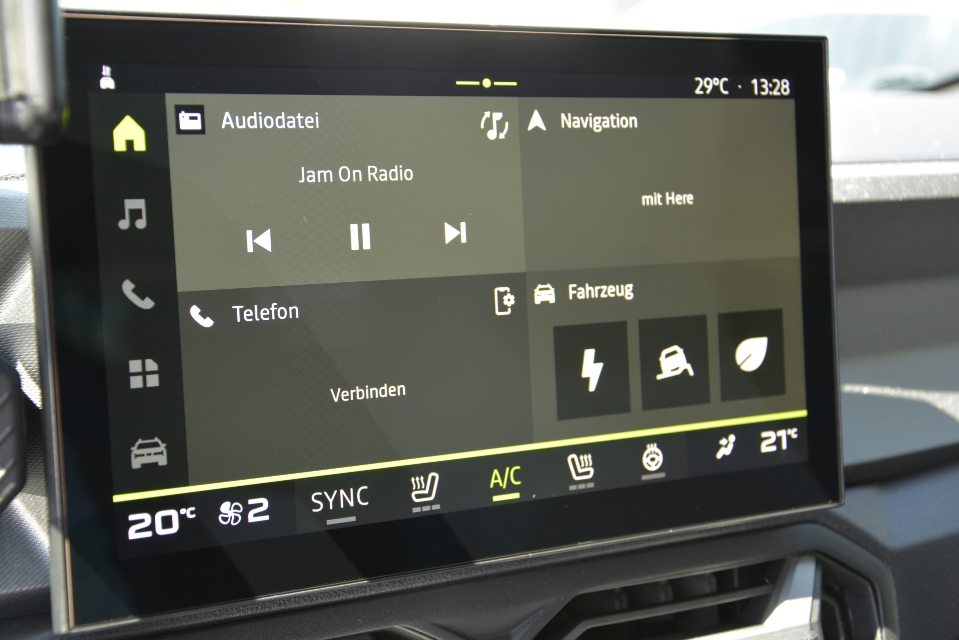 DACIA BIGSTER journey hybrid 155-image-10