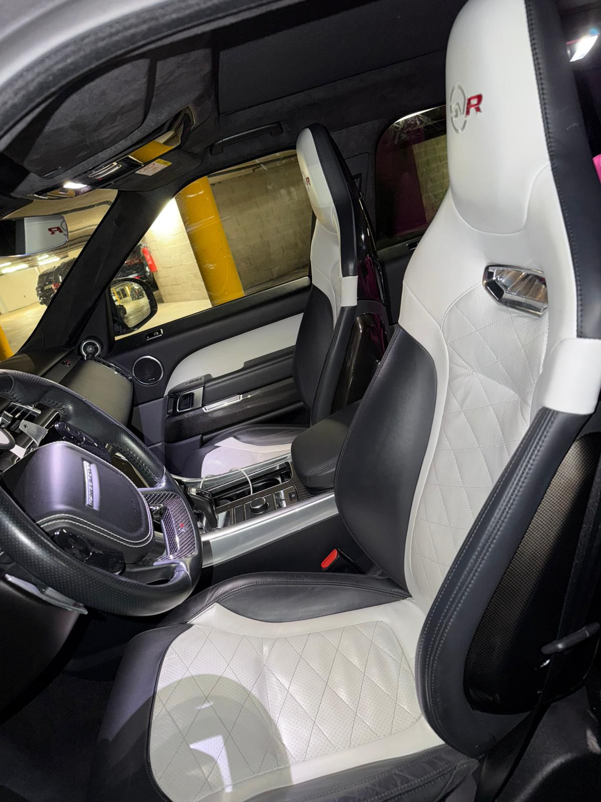LAND ROVER 5.0 V8 SC SVR-image-1