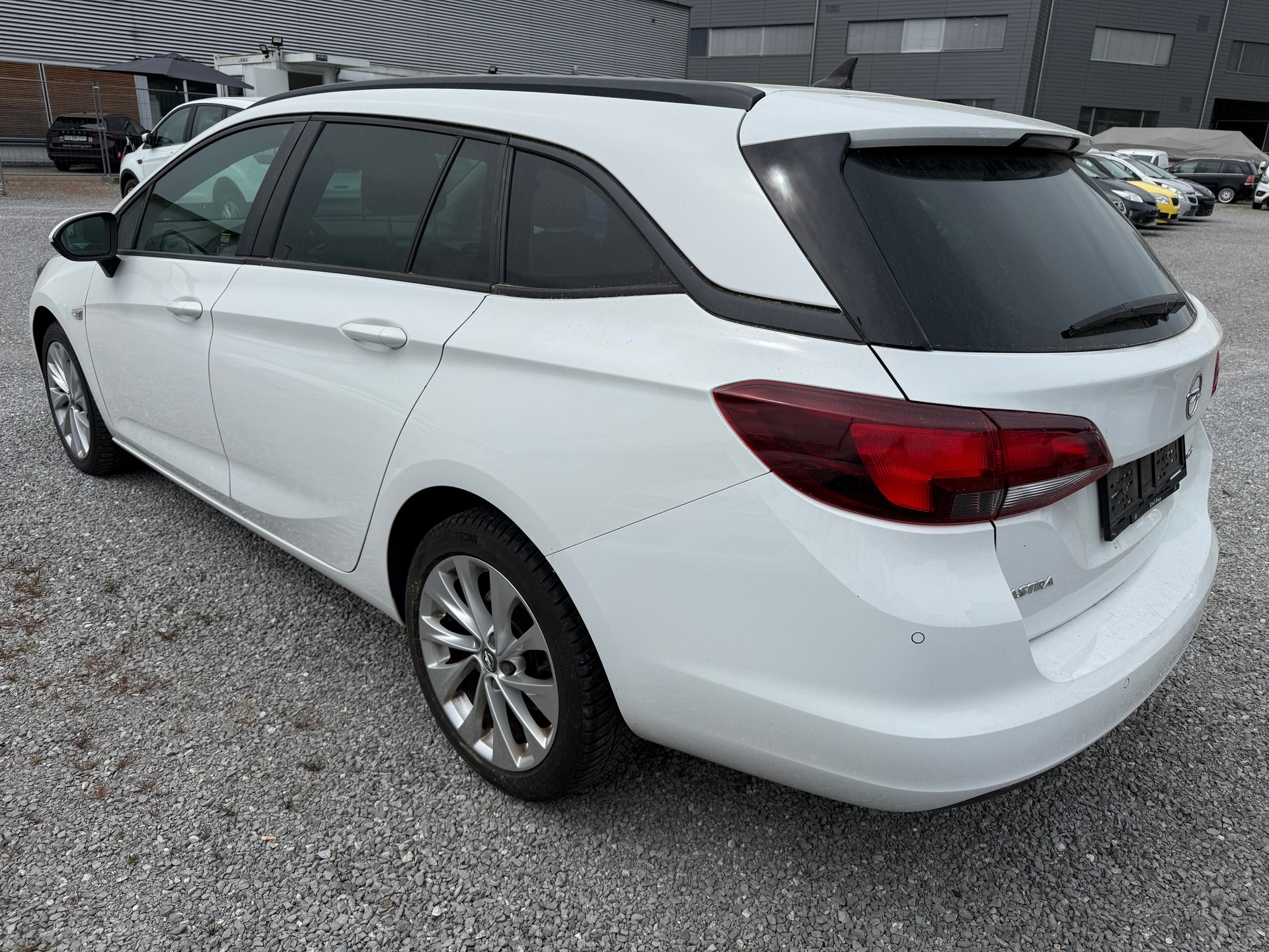 OPEL Astra Sports Tourer 1.6 CDTi ecoF Enjoy Automatic-image-2