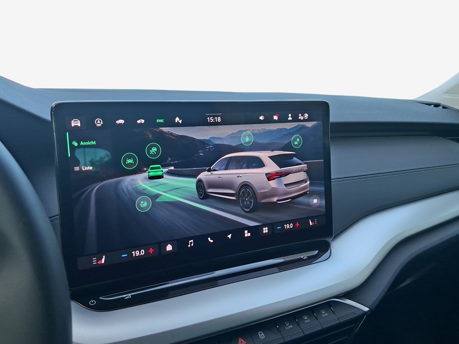 SKODA Octavia Combi 1.5 TSI mHEV DSG Dynamic-image-14