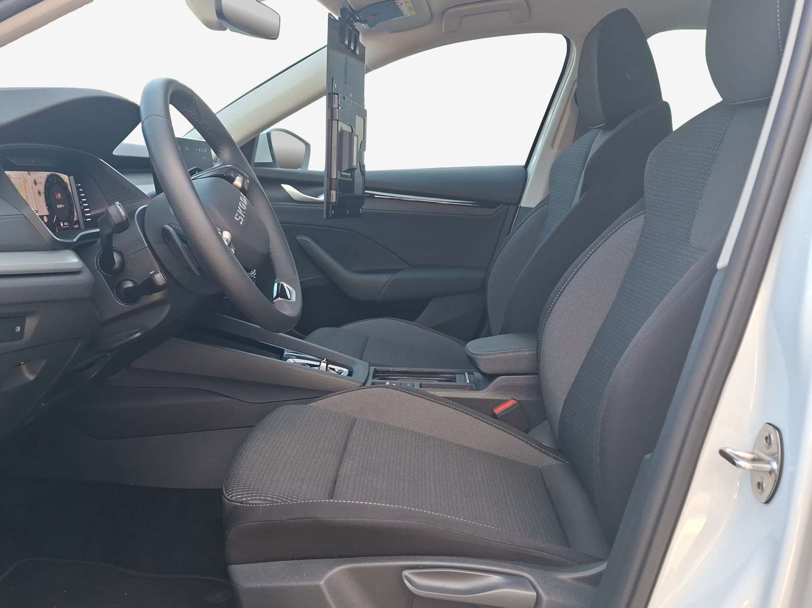 SKODA Octavia Combi 1.5 TSI mHEV DSG Dynamic-image-7