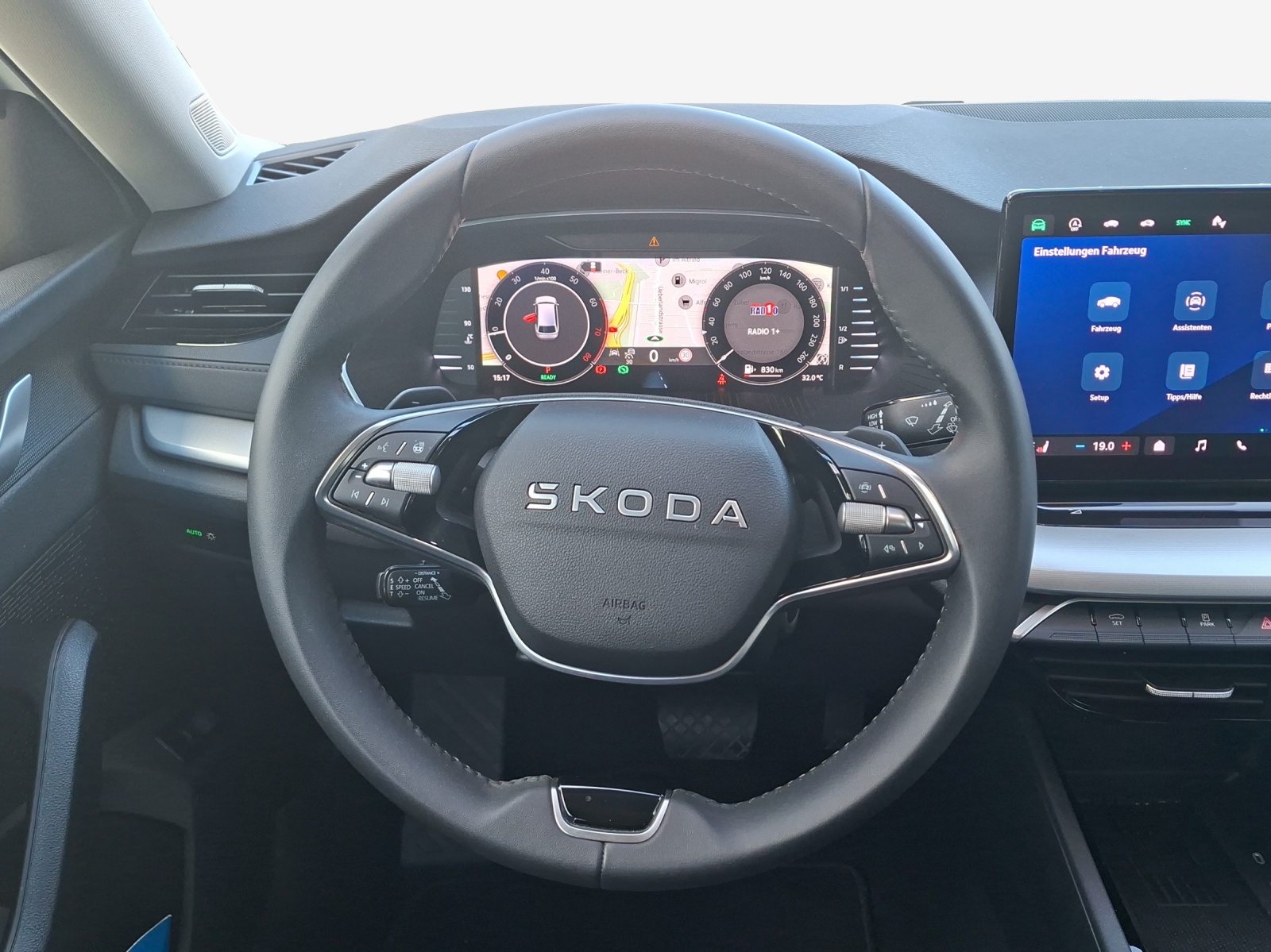 SKODA Octavia Combi 1.5 TSI mHEV DSG Dynamic-image-9