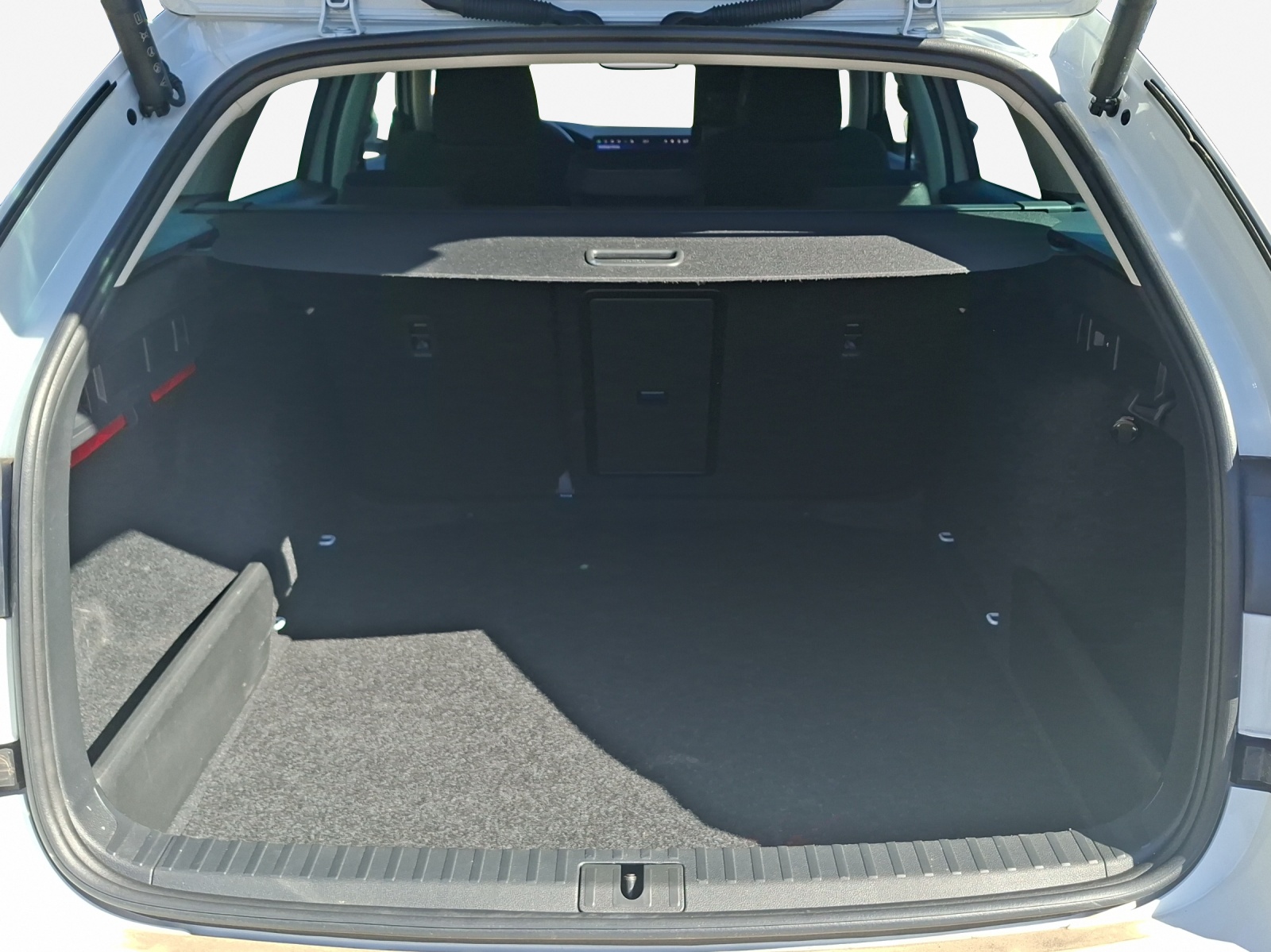 SKODA Octavia Combi 1.5 TSI mHEV DSG Dynamic-image-12