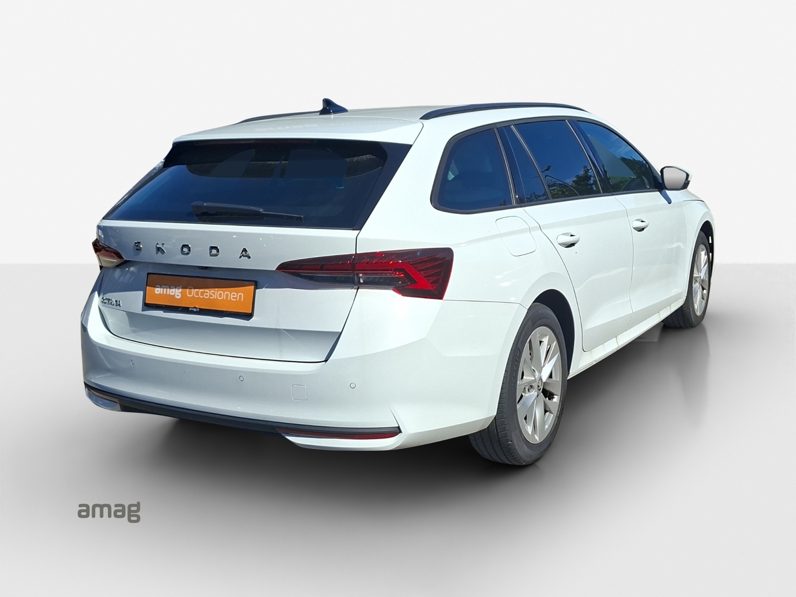 SKODA Octavia Combi 1.5 TSI mHEV DSG Dynamic-image-4