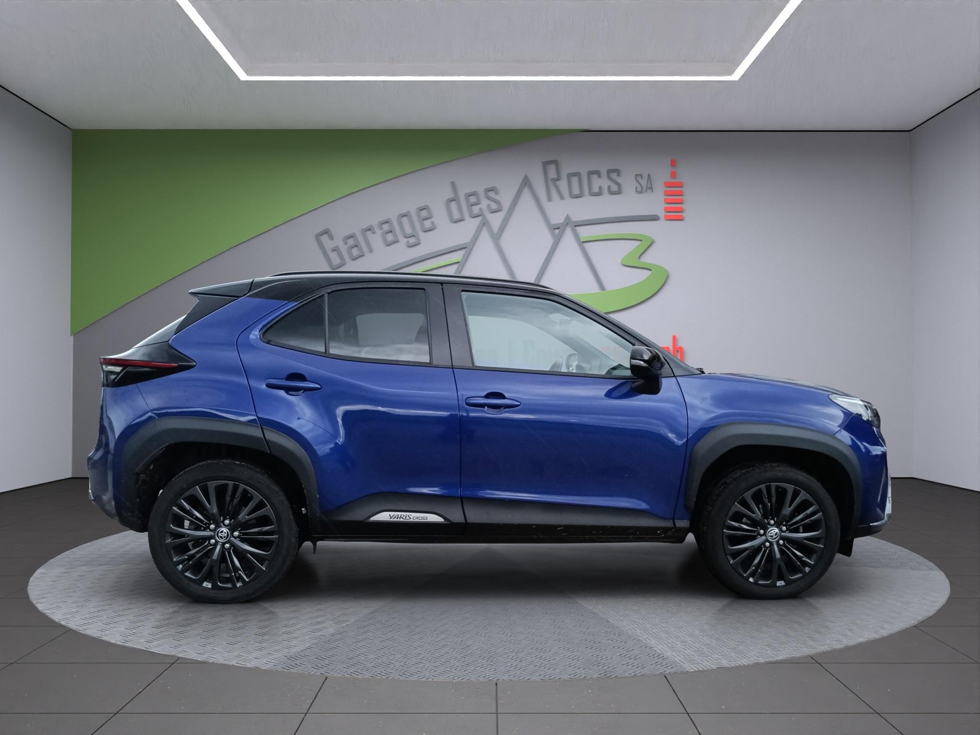 TOYOTA Yaris Cross 1.5 VVT-i HSD Adventure AWD-i-image-8