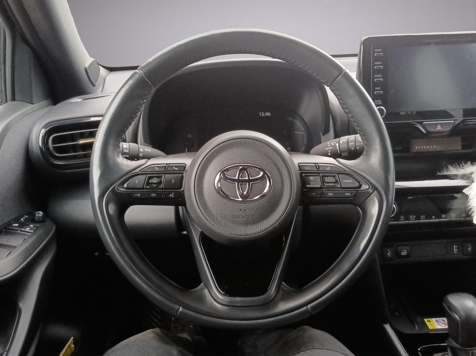 TOYOTA Yaris Cross 1.5 VVT-i HSD Adventure AWD-i-image-10