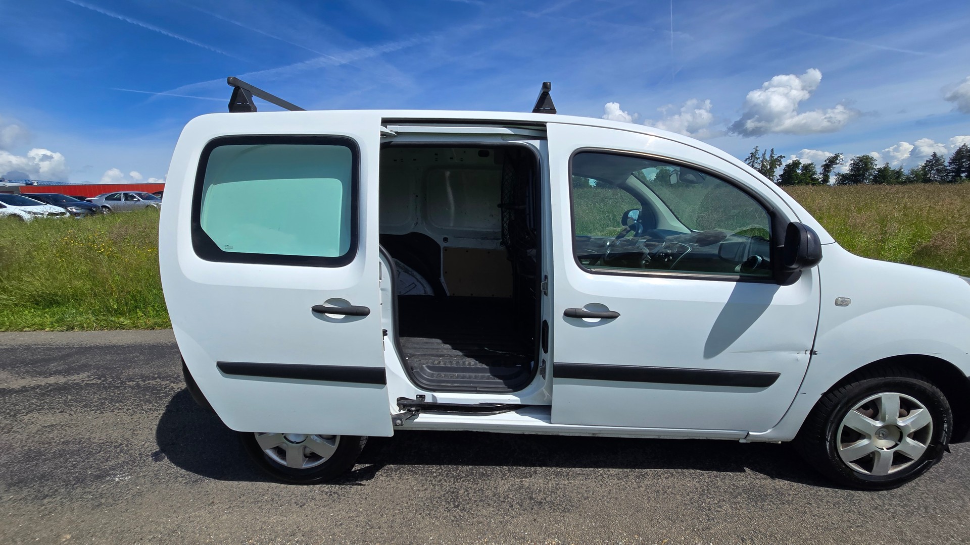RENAULT Kangoo Medium dCi 75 Access-image-17