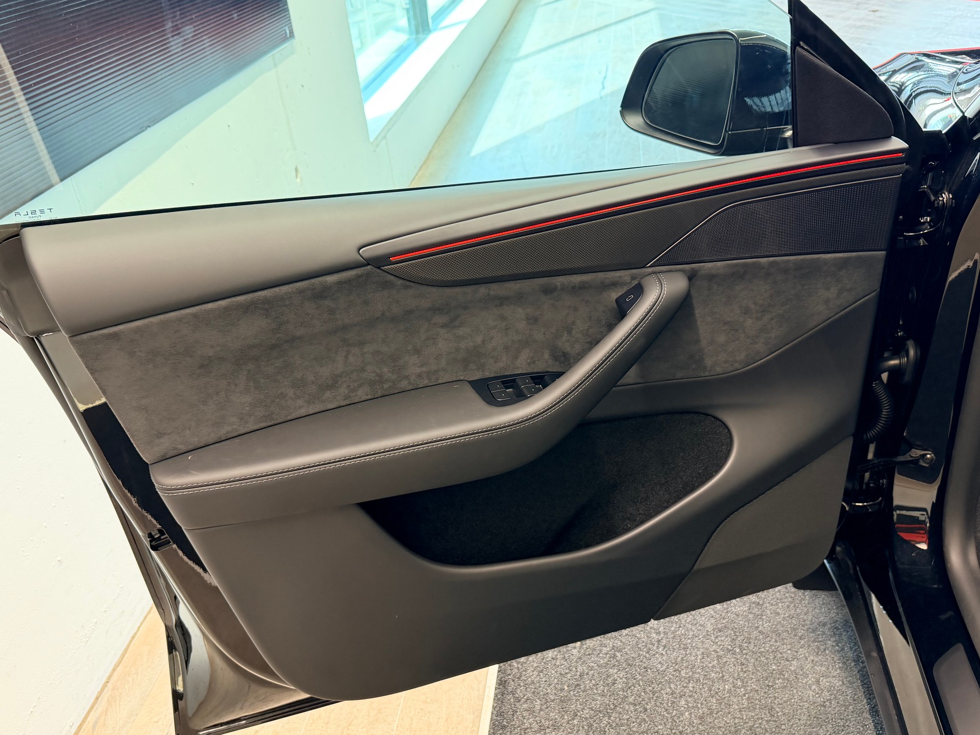TESLA Model Y Performance-image-12