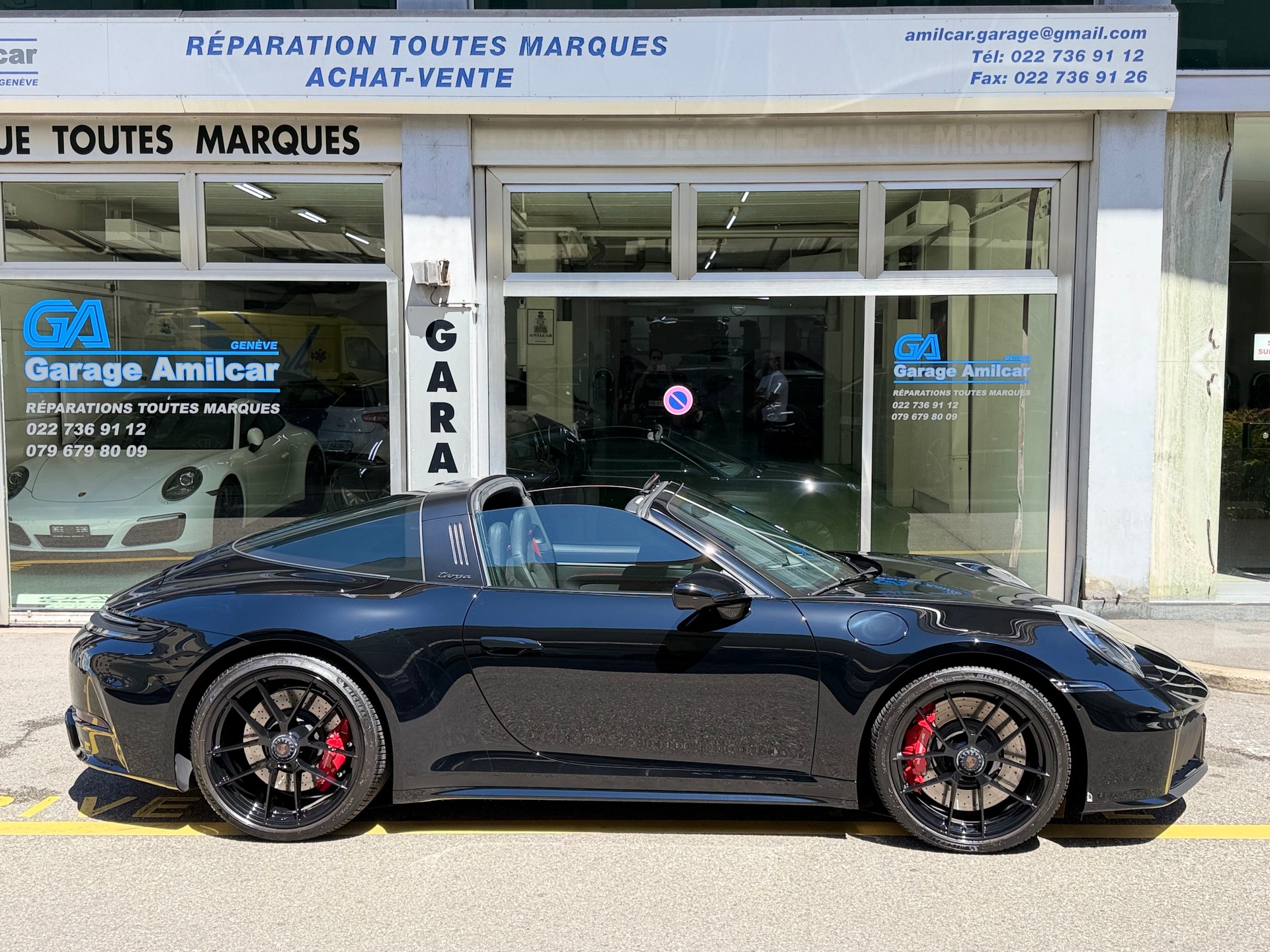 PORSCHE 911 Targa 4 GTS-image-12