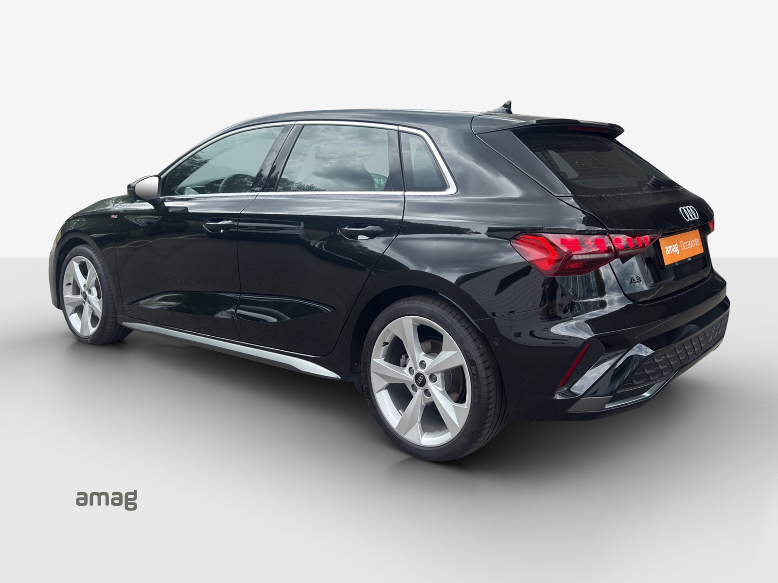 AUDI A3 Sportback 35 TFSI S line Attraction S-tronic-image-2