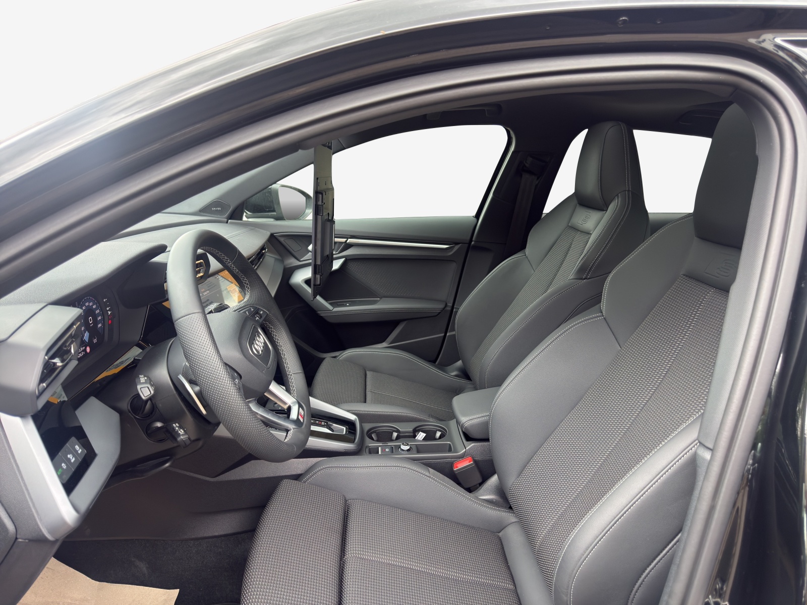 AUDI A3 Sportback 35 TFSI S line Attraction S-tronic-image-7