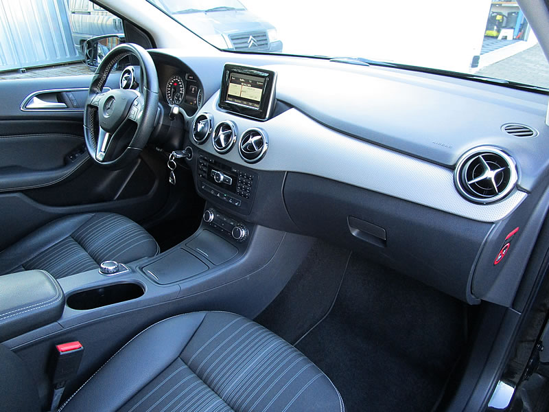 MERCEDES-BENZ B 200 7G-DCT-image-12