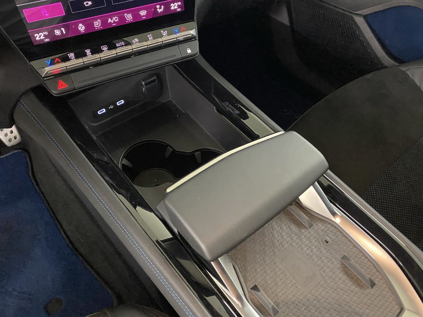 RENAULT Rafale 1.2 E-Tech Hybrid 200 Esprit Alpine-image-9
