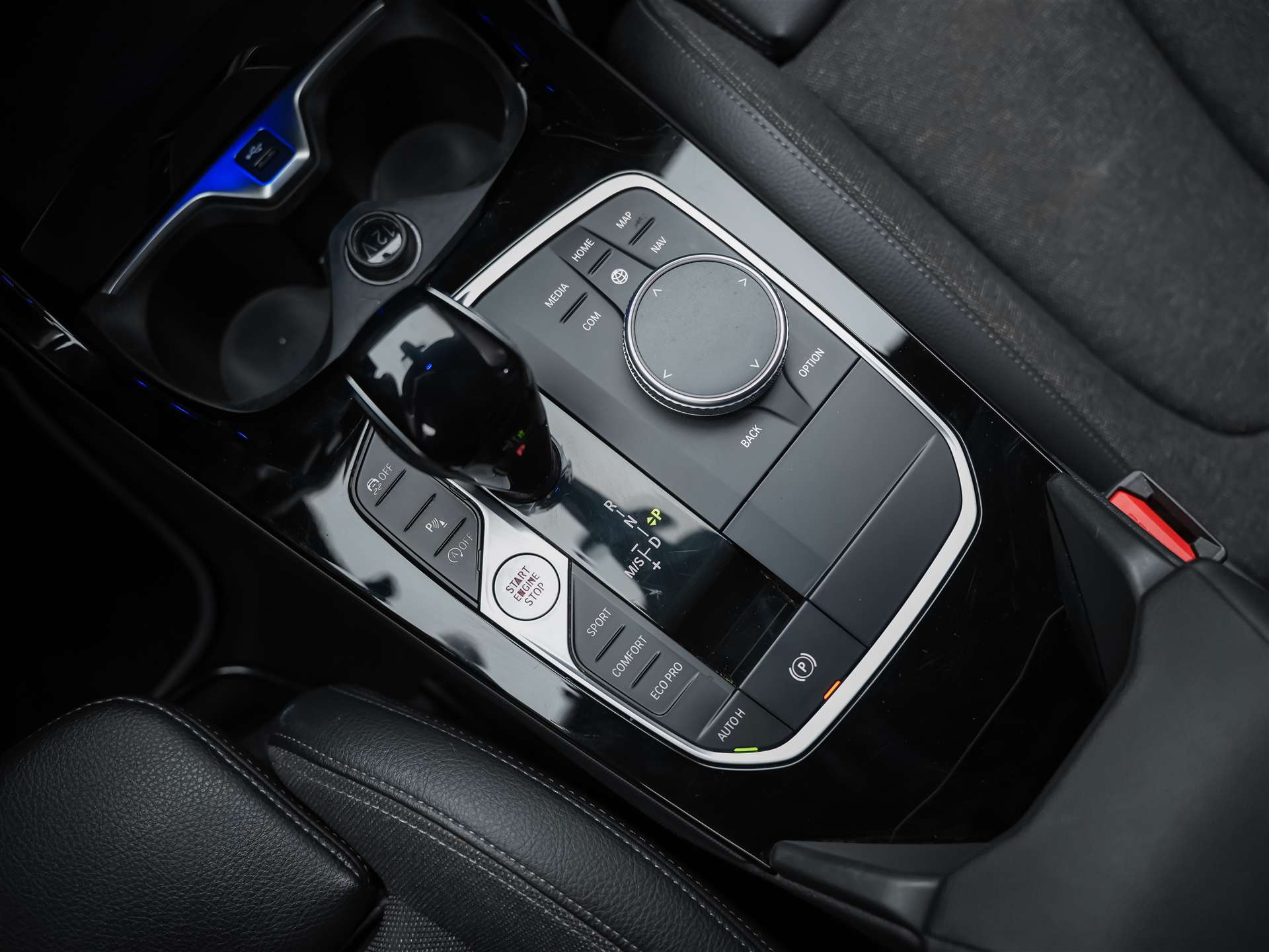 BMW 118i Sport Line Steptronic *CH-Auto*Harman/Kardon*Lenkradheizung*ACC*-image-20