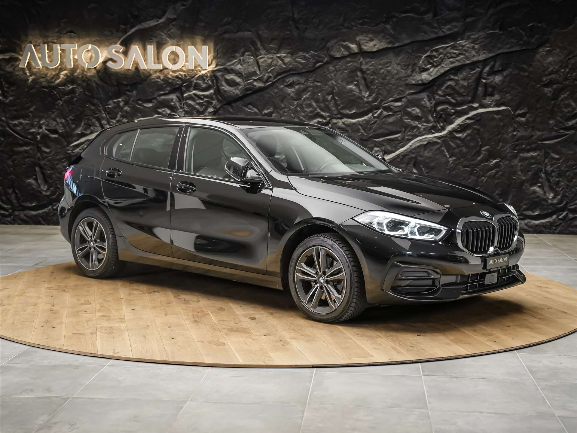 BMW 118i Sport Line Steptronic *CH-Auto*Harman/Kardon*Lenkradheizung*ACC*-image-5