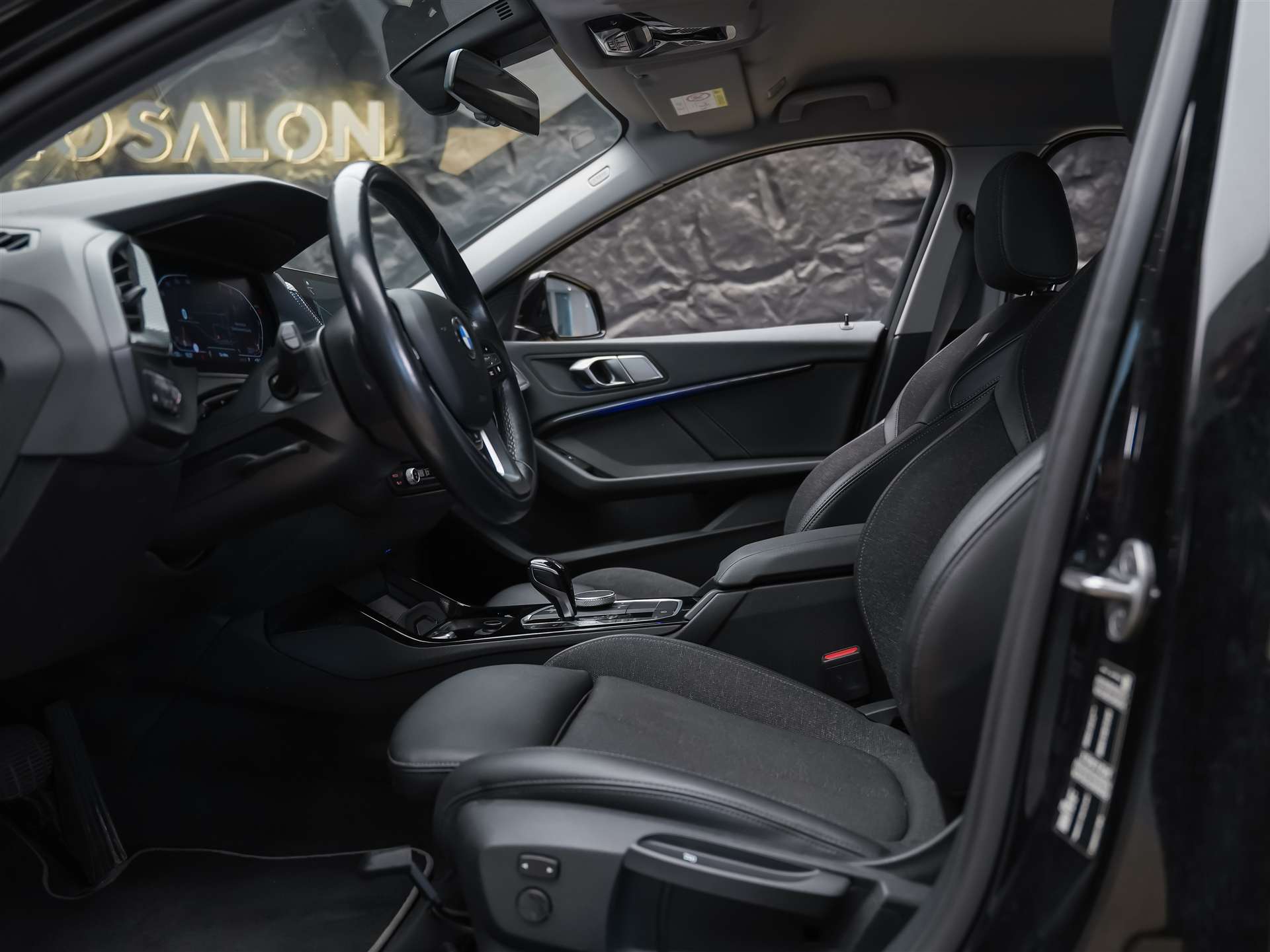 BMW 118i Sport Line Steptronic *CH-Auto*Harman/Kardon*Lenkradheizung*ACC*-image-9