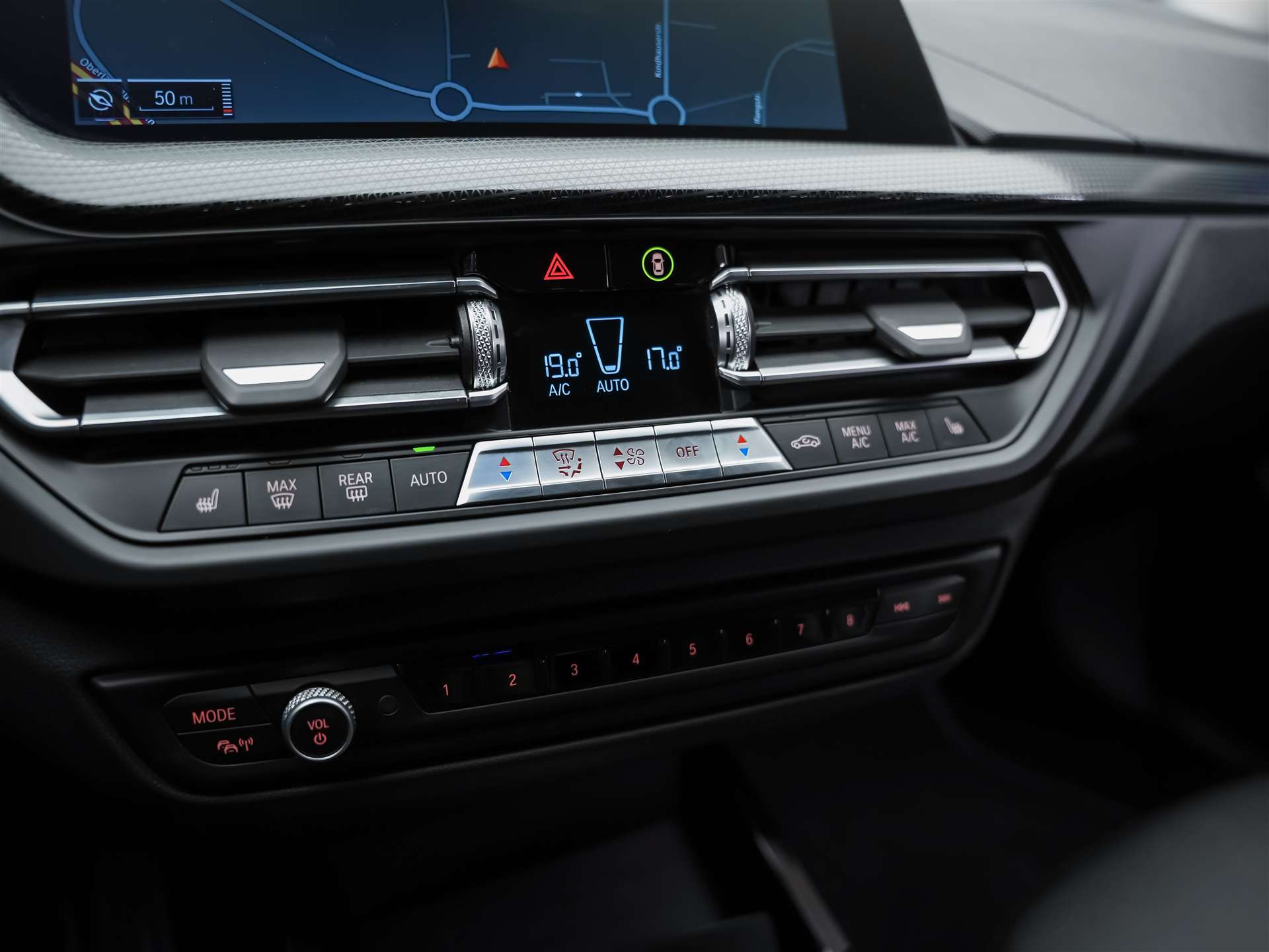 BMW 118i Sport Line Steptronic *CH-Auto*Harman/Kardon*Lenkradheizung*ACC*-image-19