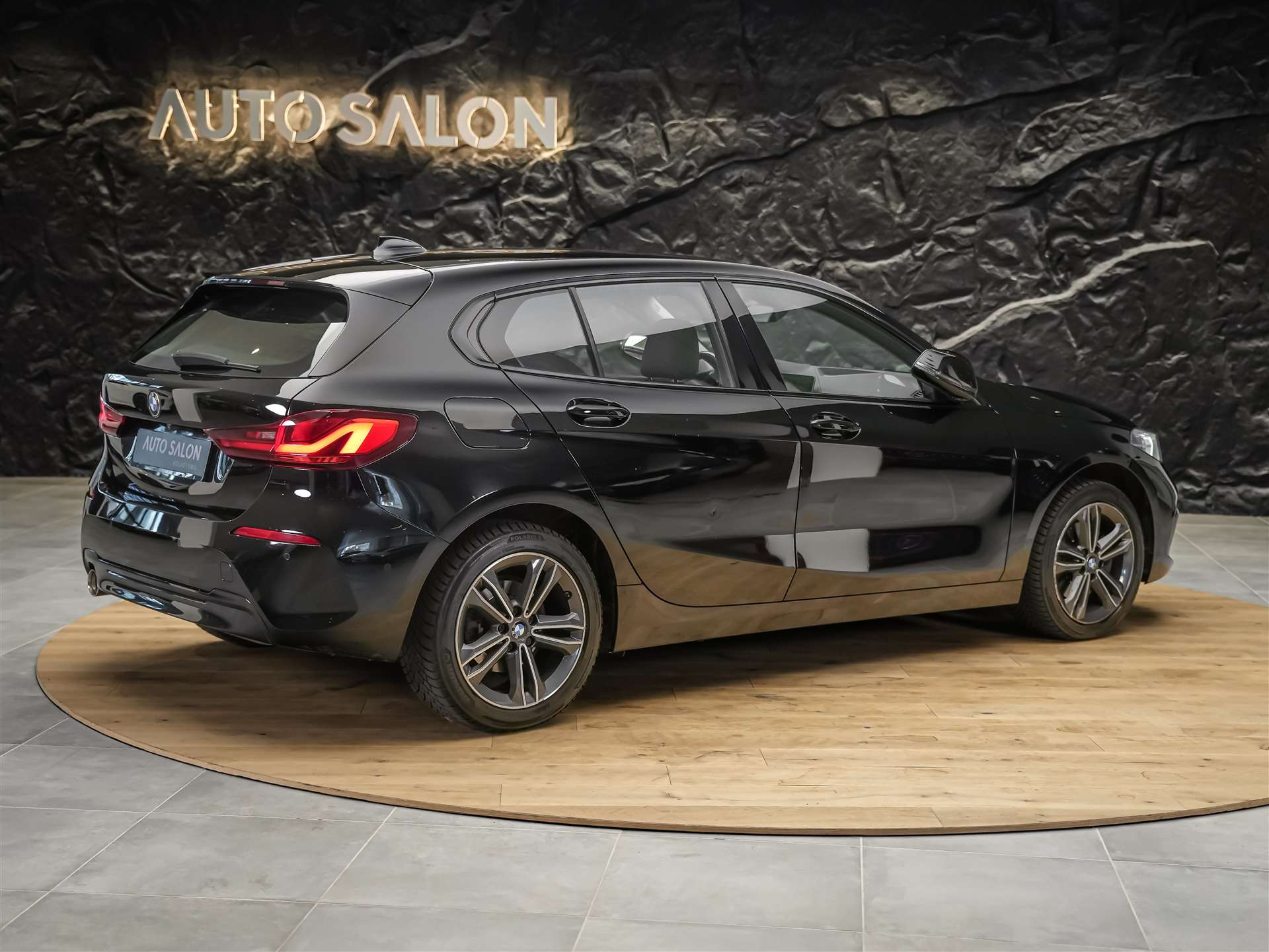BMW 118i Sport Line Steptronic *CH-Auto*Harman/Kardon*Lenkradheizung*ACC*-image-4