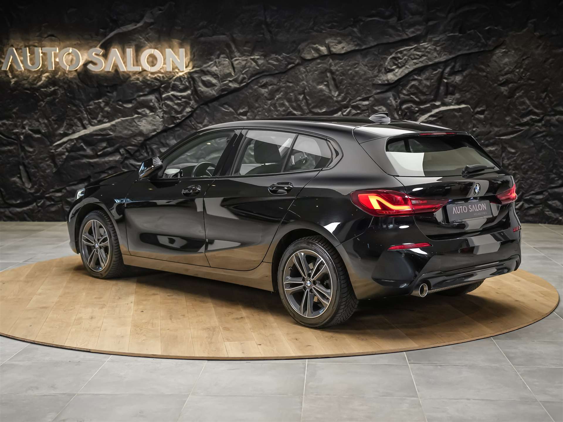 BMW 118i Sport Line Steptronic *CH-Auto*Harman/Kardon*Lenkradheizung*ACC*-image-2