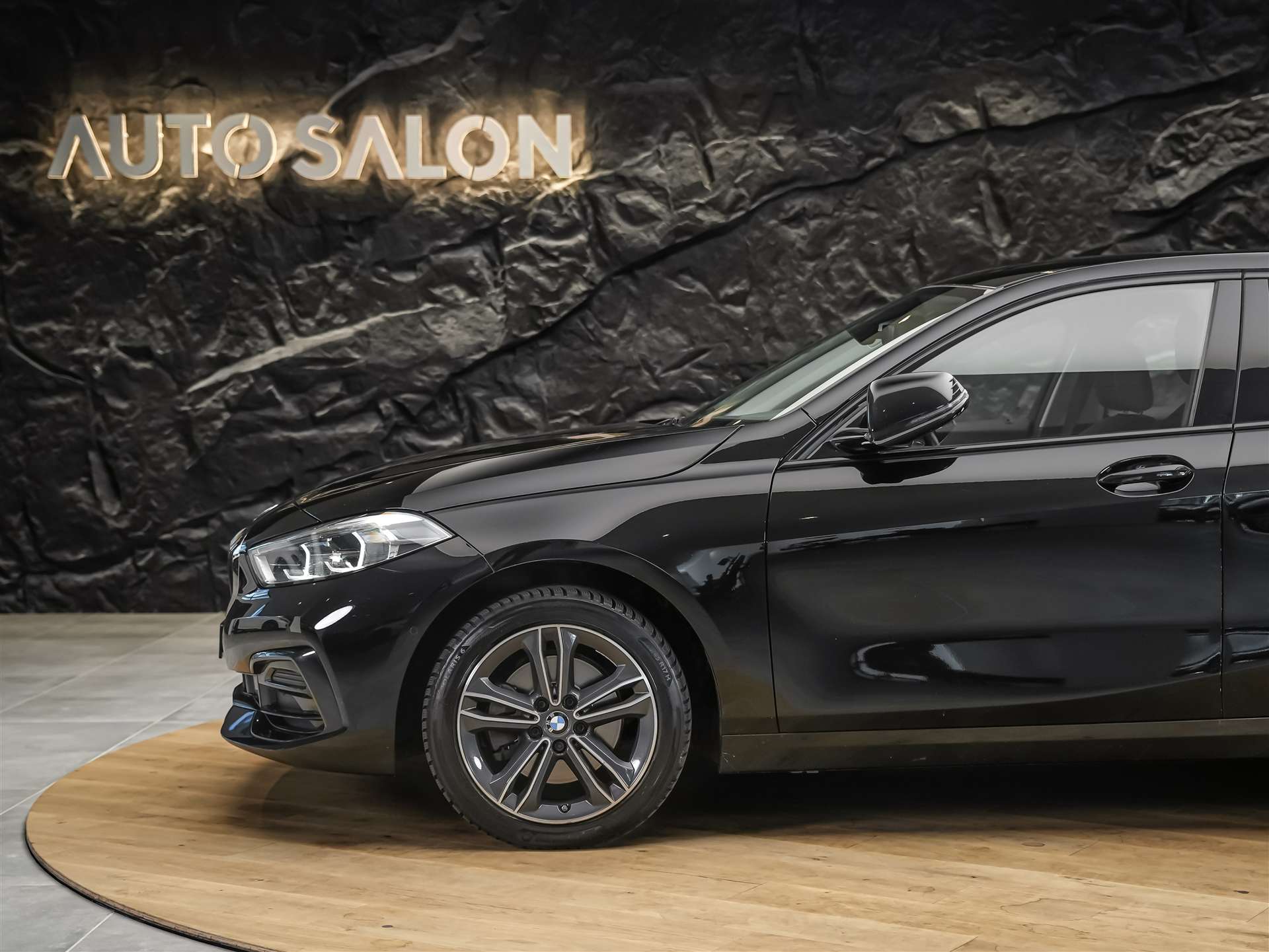 BMW 118i Sport Line Steptronic *CH-Auto*Harman/Kardon*Lenkradheizung*ACC*-image-12